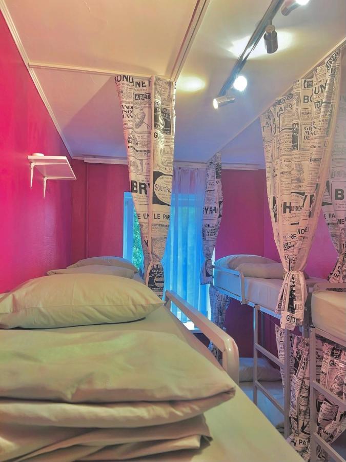 Pechersky Hostel Kiev Esterno foto