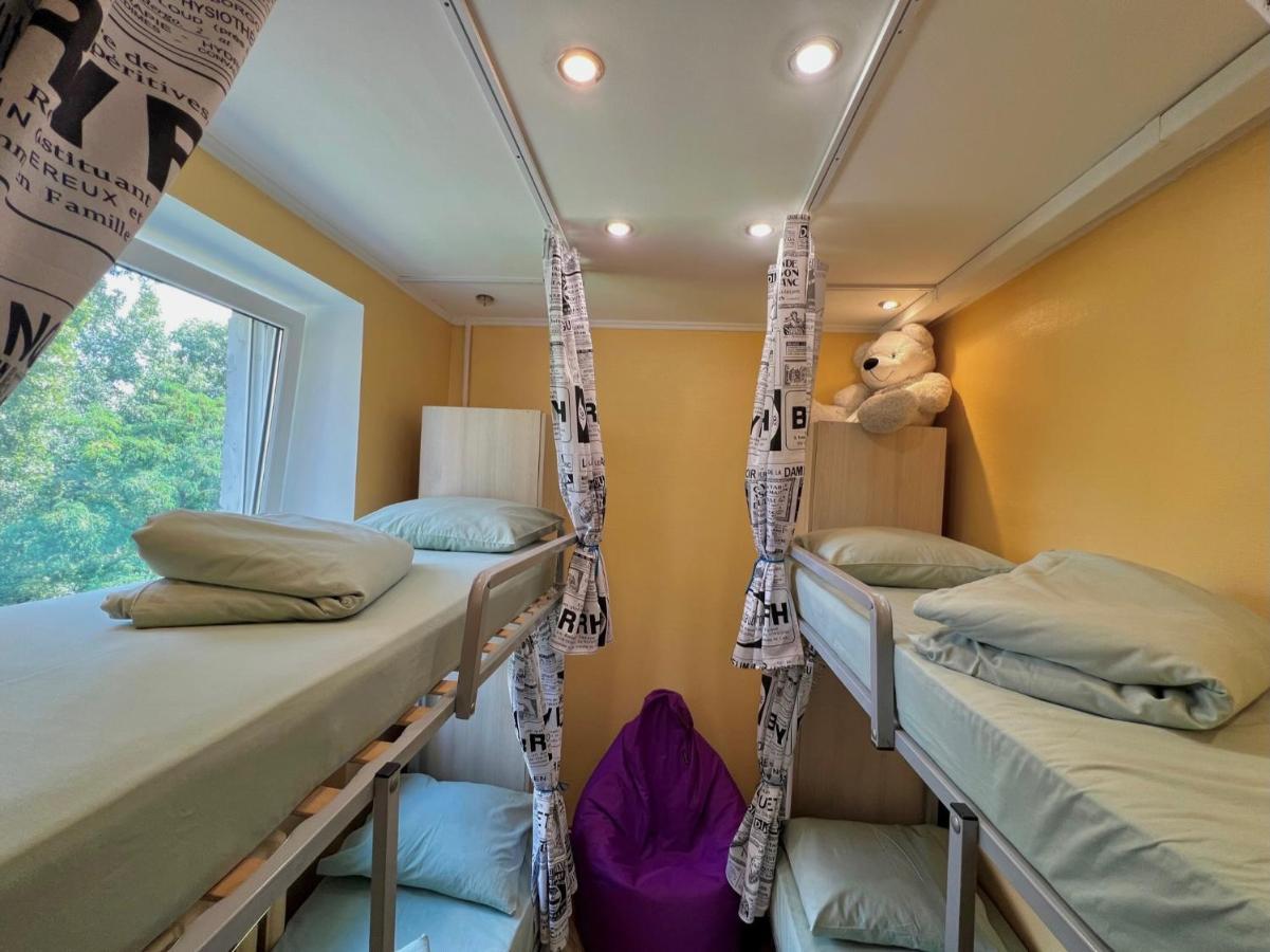 Pechersky Hostel Kiev Esterno foto